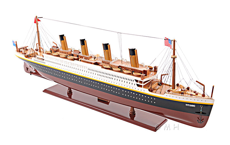 RMS Titanic Midsize with Display Case
