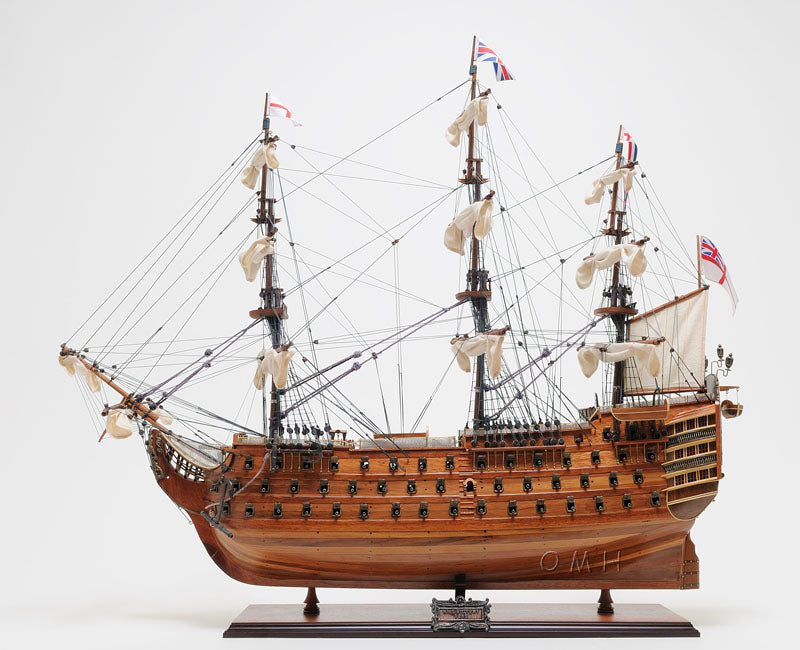 HMS Victory Large With Floor Display Case