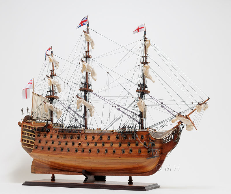 HMS Victory Large With Floor Display Case