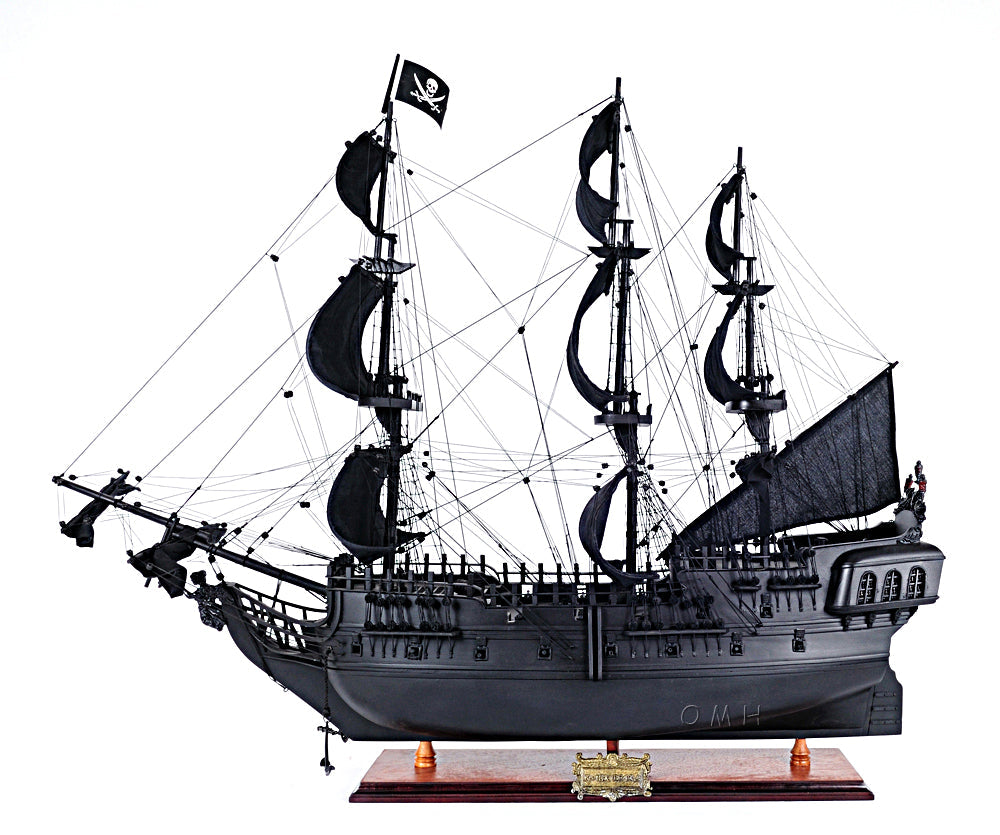 Black Pearl Pirate Ship Large With Table Top Display Case