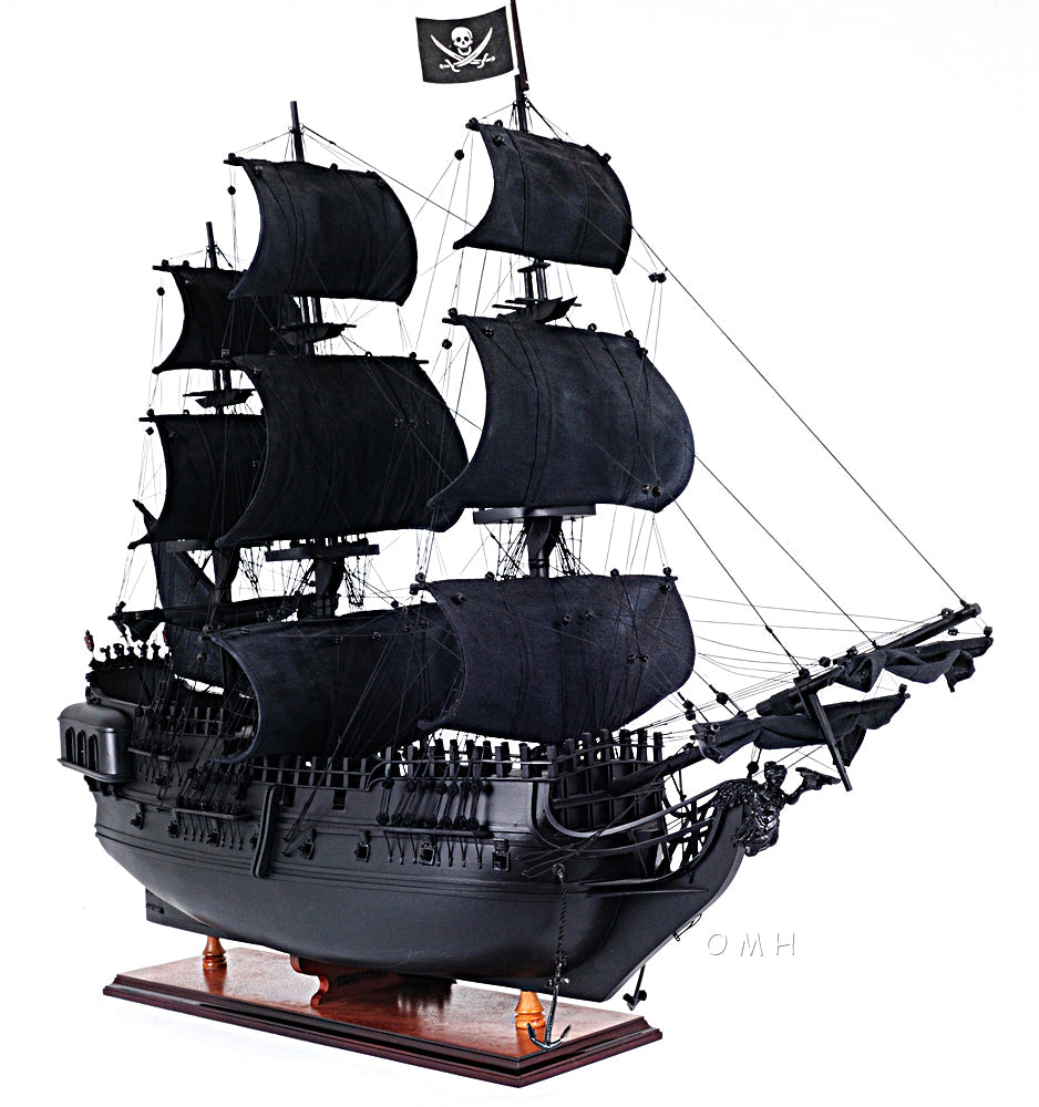 Black Pearl Pirate Ship Large With Floor Display Case